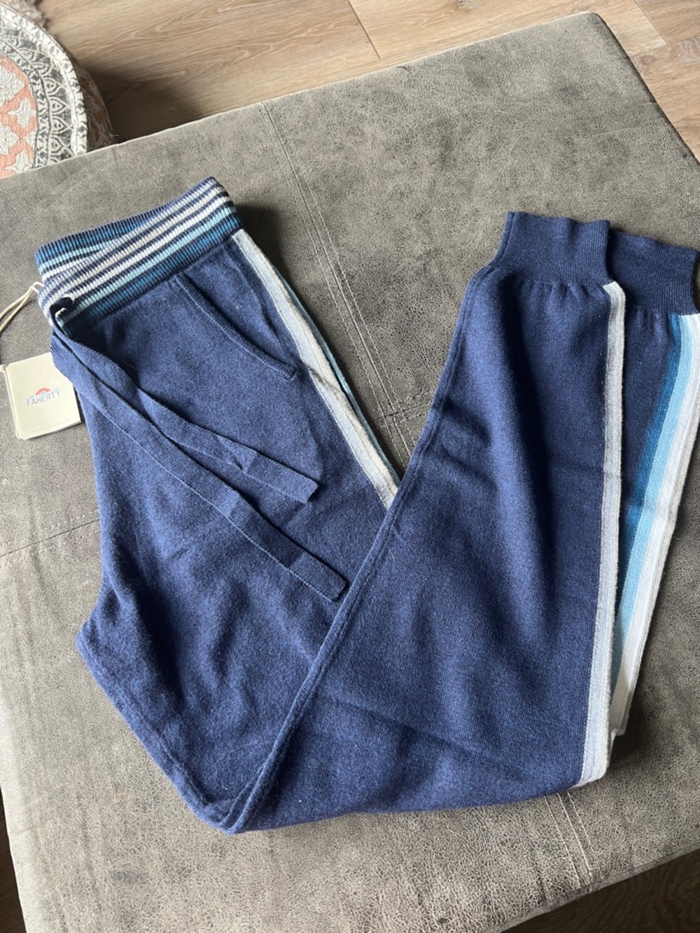 NWT/ WMS Faherty Navy Knit Joggers with Striped Waistband - XS